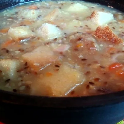 Гороховый суп на ребрышках с кунжутом