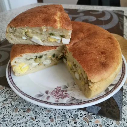 Наливной пирог с яйцом и зелёным луком