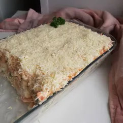 Слоёный салат с копчёной курицей