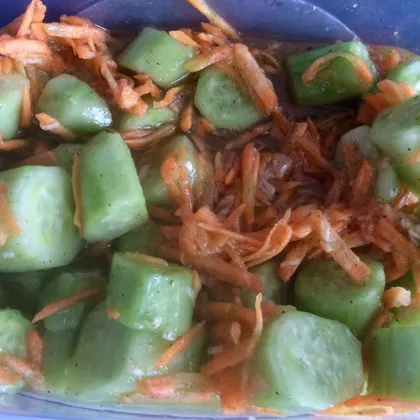 Салат на зиму 'Огурцы по-корейски с морковью'