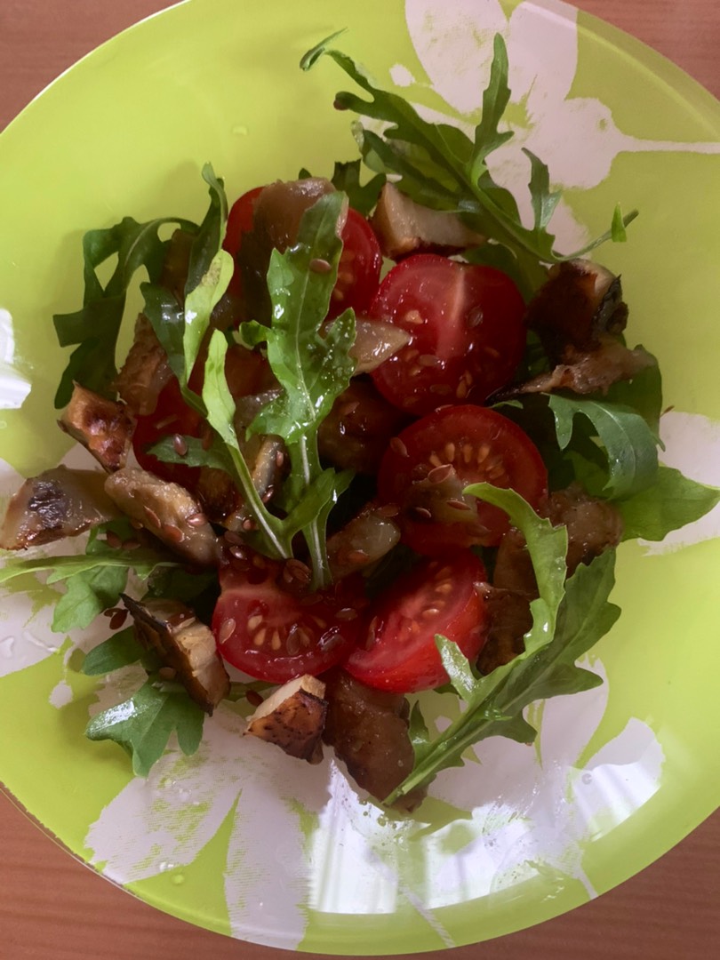 Тёплый салат с баклажанами