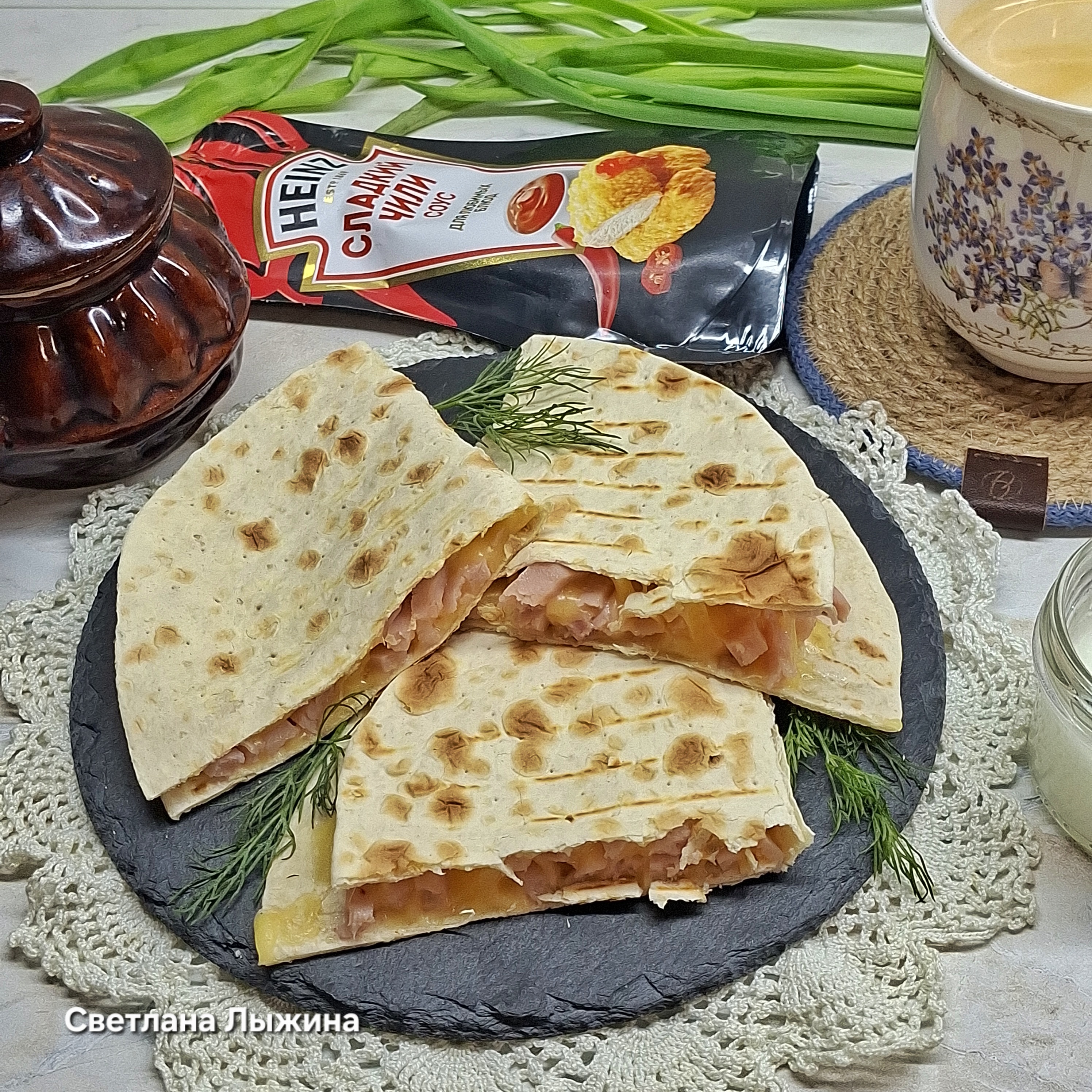 Кесадилья с ветчиной и сыром