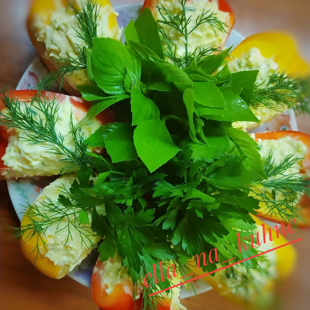 Болгарский перец с "Еврейским салатом"