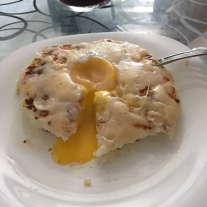 Творожное кольцо с сыром и яйцом