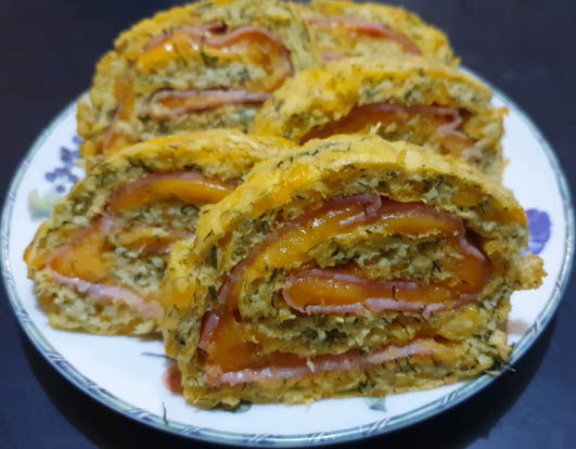 Рулет из кабачков с ветчиной и сыром