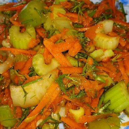 Салат из сельдерея и моркови