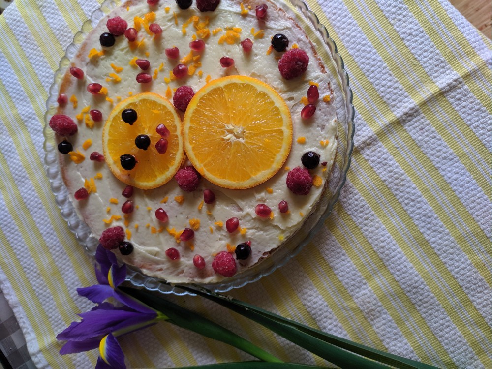 Яркий торт из готовых бисквитных коржей – пошаговый рецепт приготовления с фото