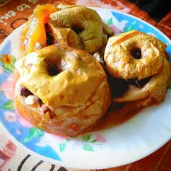 Яблоки запечённые с медом и орехами