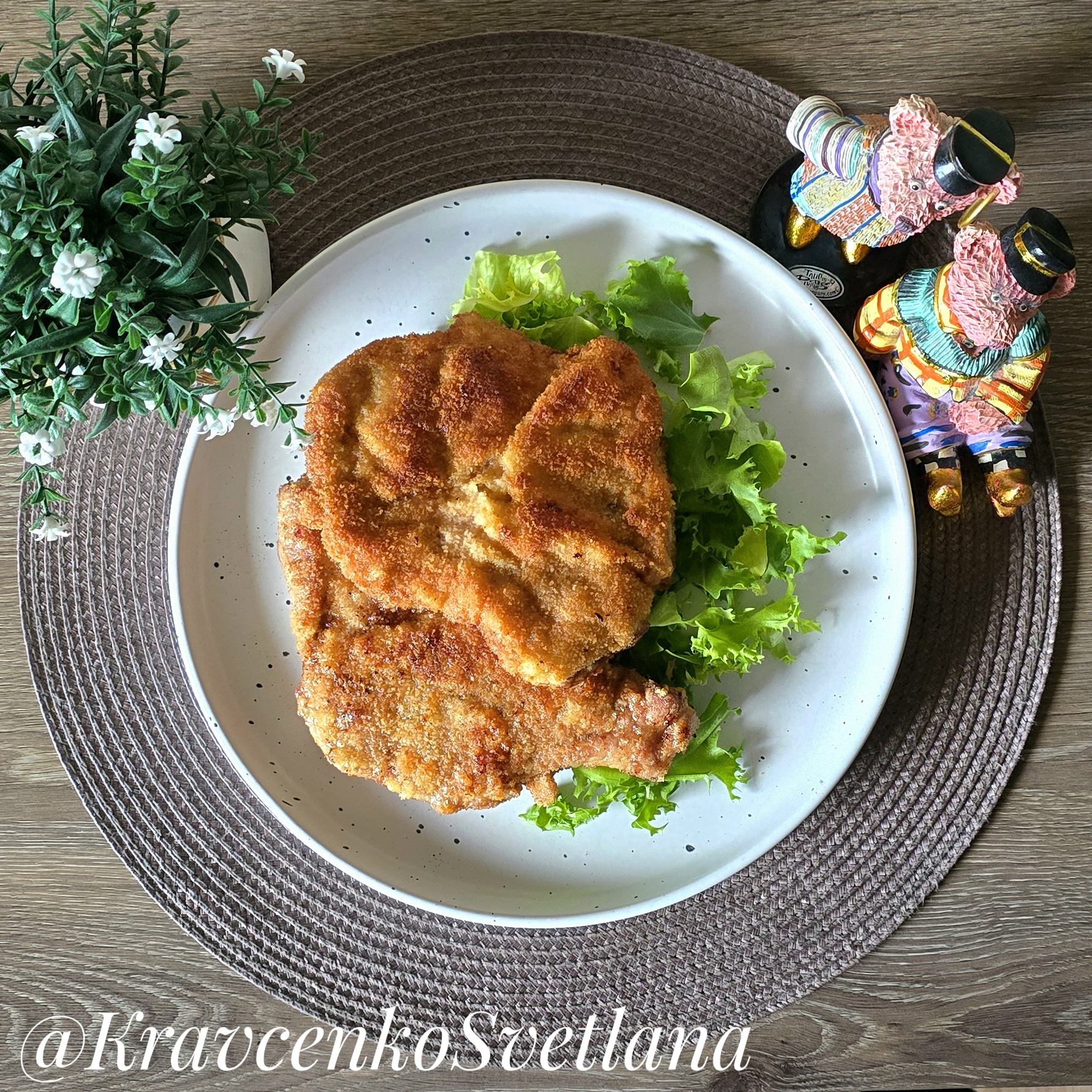 Отбивные в панировочных сухарях