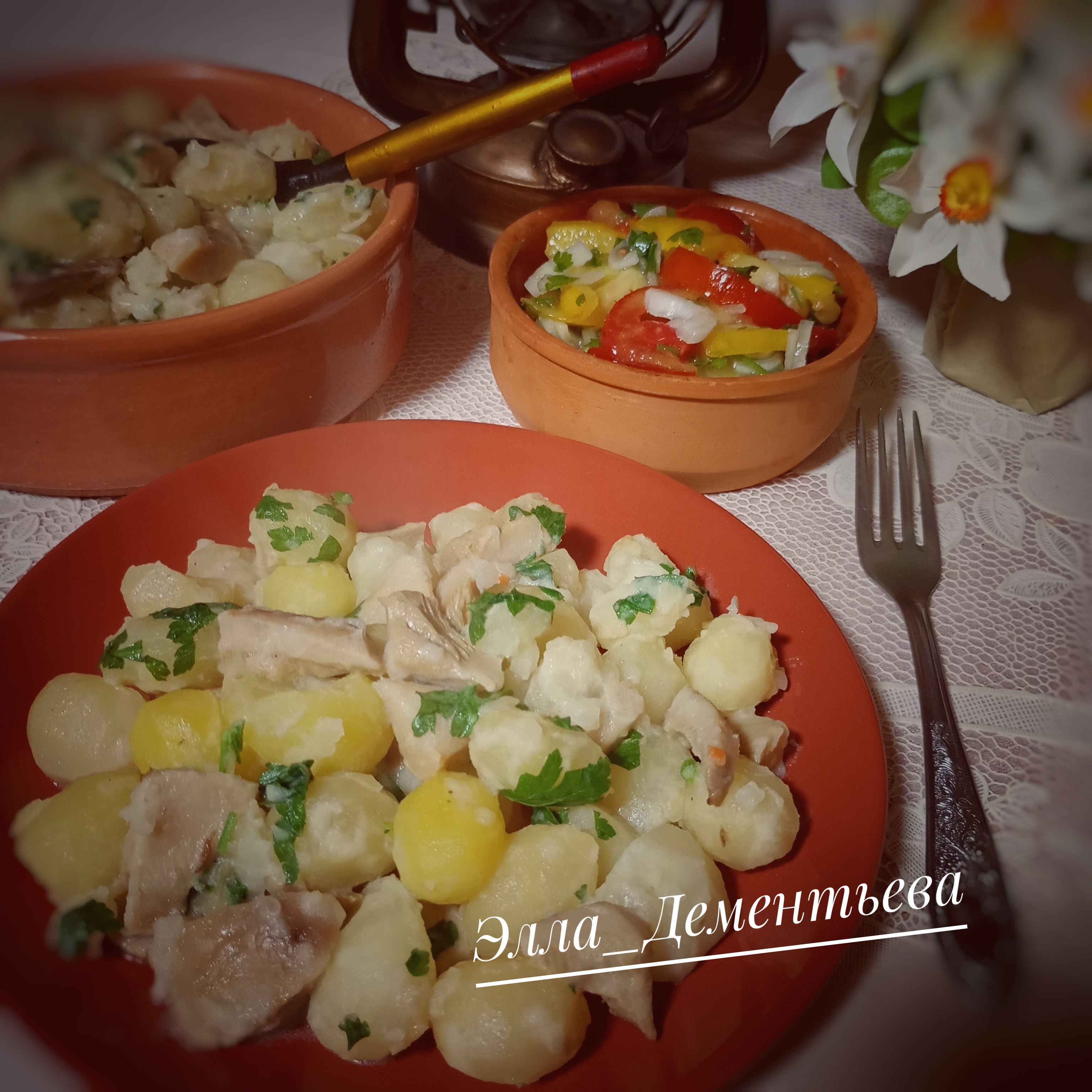 Картофель с лесными грибами в казане