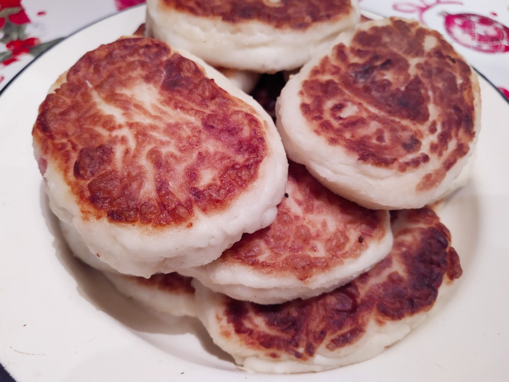 Сырники с вяленой вишней