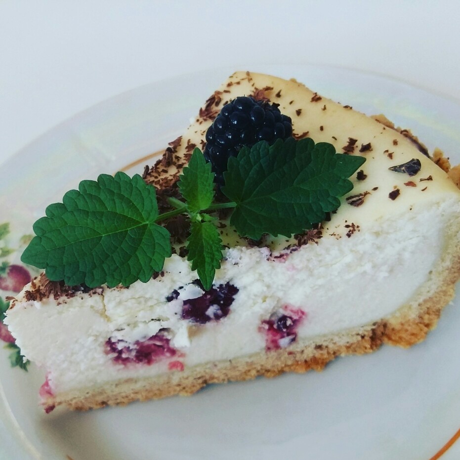 Чизкейк творожный с ежевикой!🍰🍇☕ #Летниедесерты