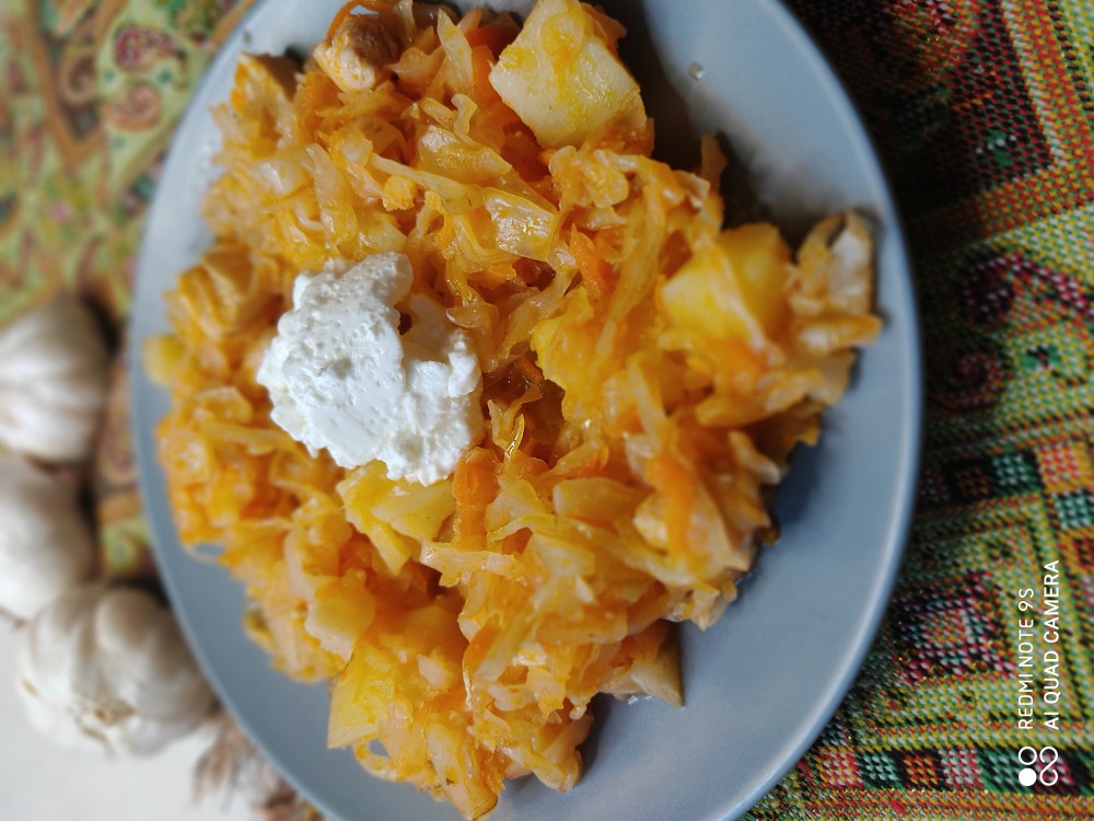 Тушеная капуста с мясом и картошкой — рецепт с фото | Ricetta