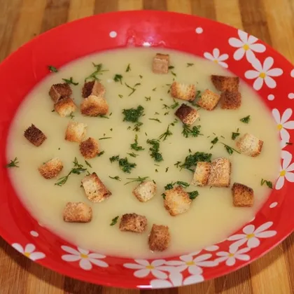 Самый вкусный картофельный суп с луком и сухариками\Potato soup with croutons and onion