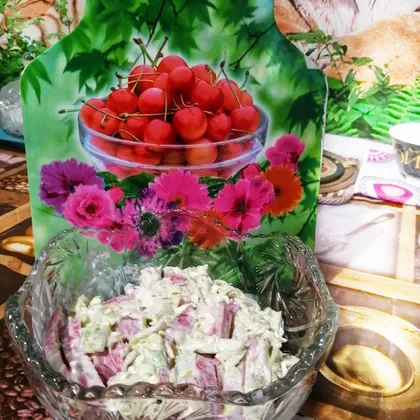 Салат овощной (из капусты, огурцов и колбасы) 'Майский'