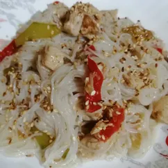 Горячий салат с курицей