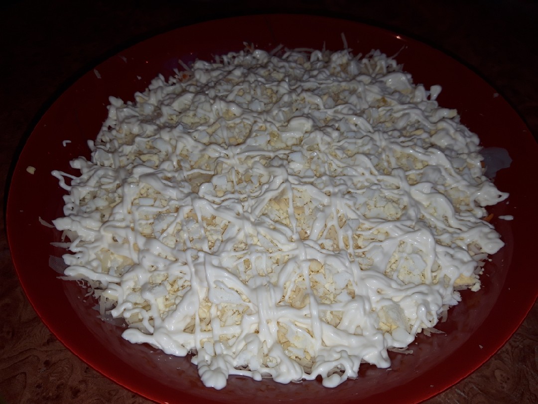 Слоеный салат с грибами. Пошаговый рецепт слоеного салата с грибами и сыром