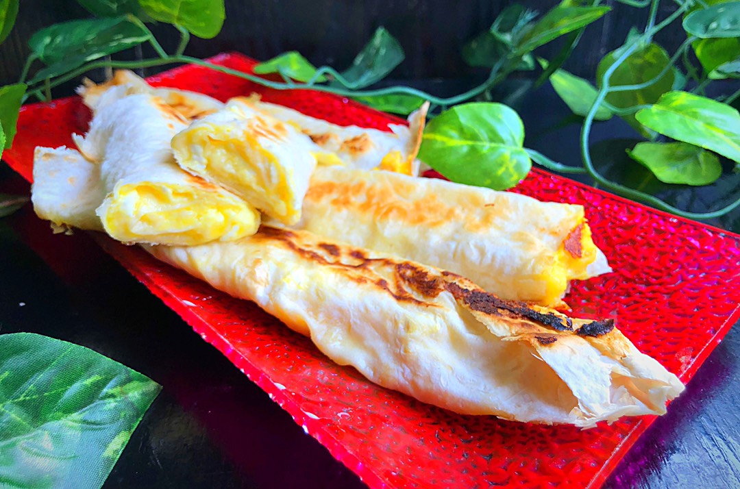 Трубочки из лаваша с сыром и творогом