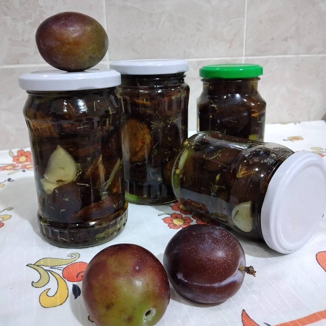 Вяленые сливы в масляном маринаде