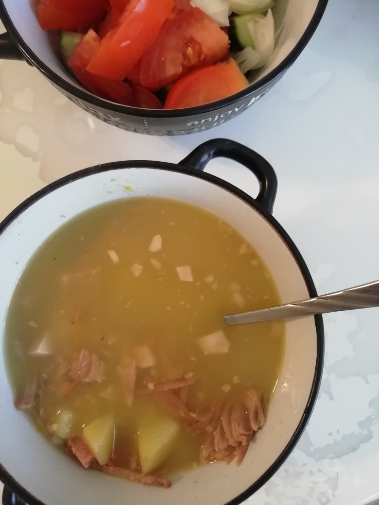 Фасолевый суп с копчеными ребрышками