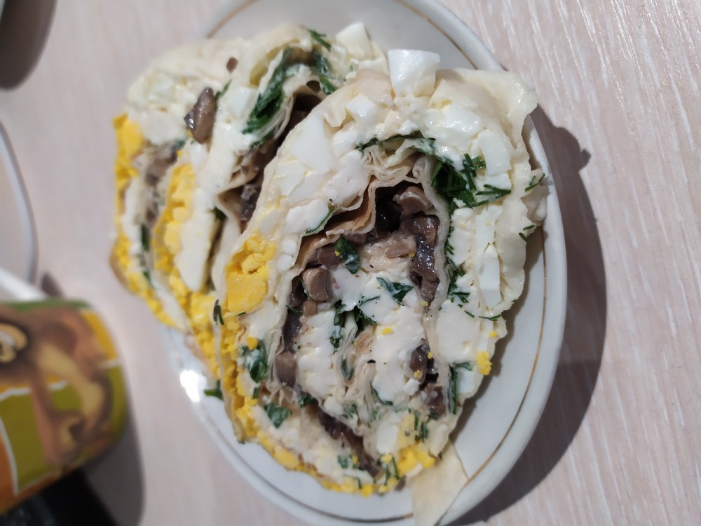 Рулет из лаваша с шампиньонами