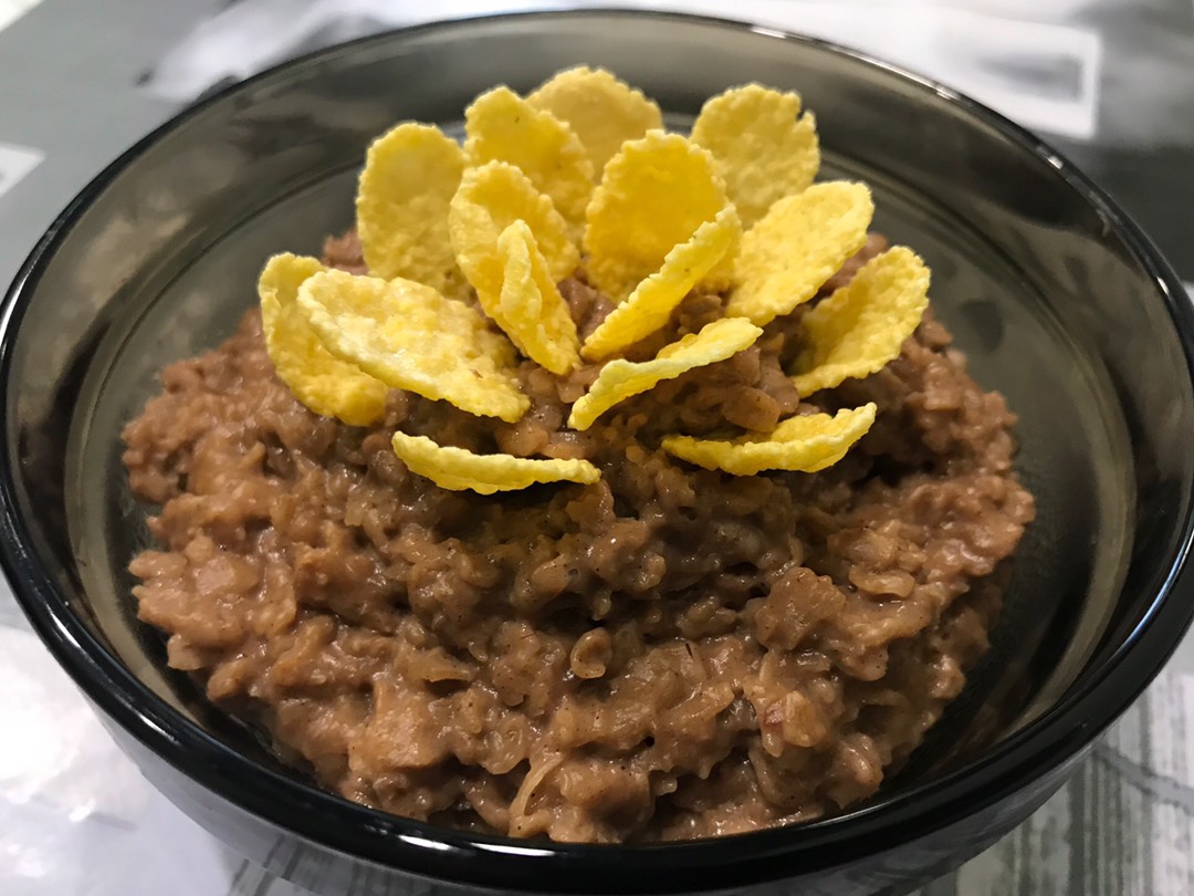 Овсянка с шоколадом. Шоколадная каша. Шоколадная овсяная каша. Овсяная каша с лимоном. Овсянка с шоколадом.