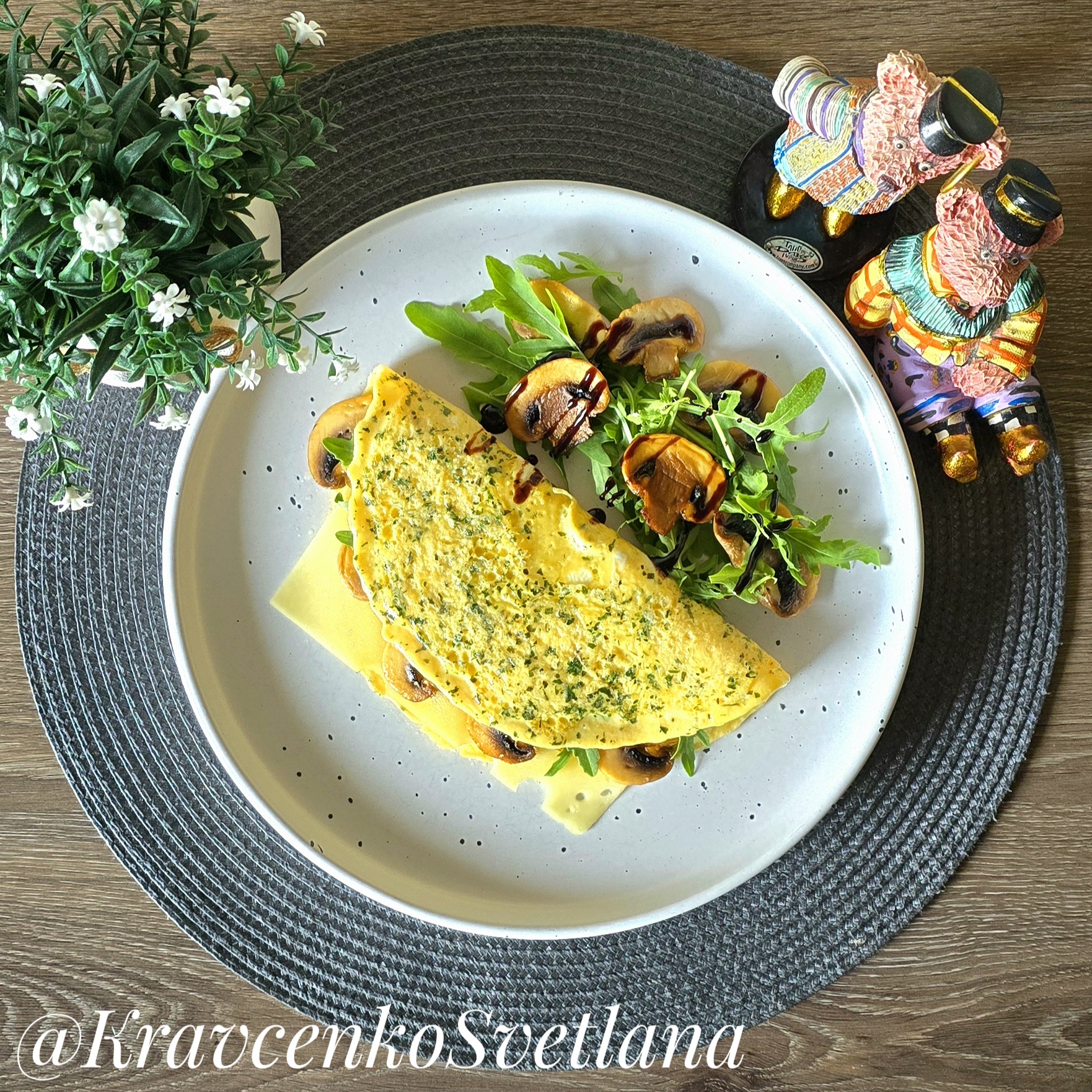 Омлет с грибами и сыром