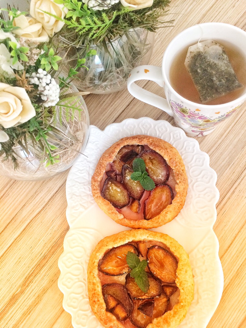 Галета со сливой