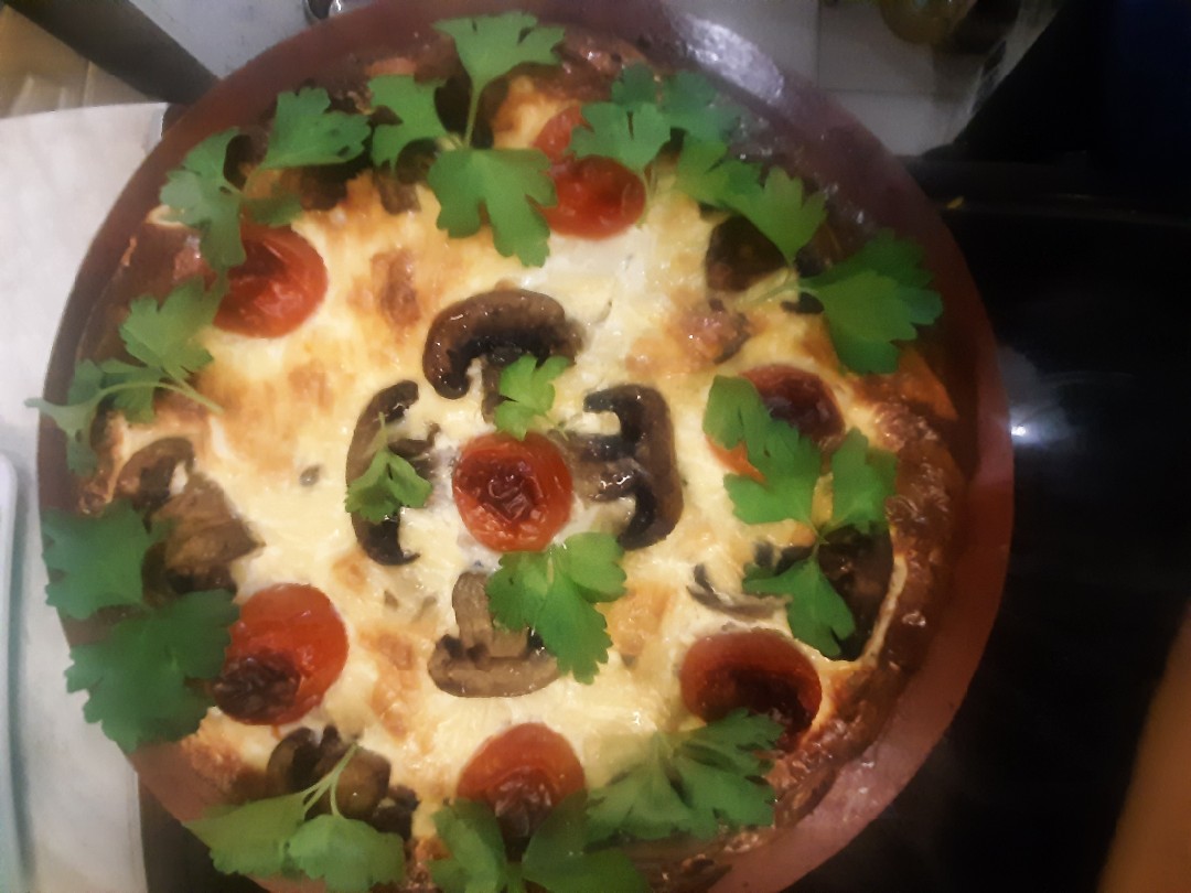 Киш с грибами и куриным филе