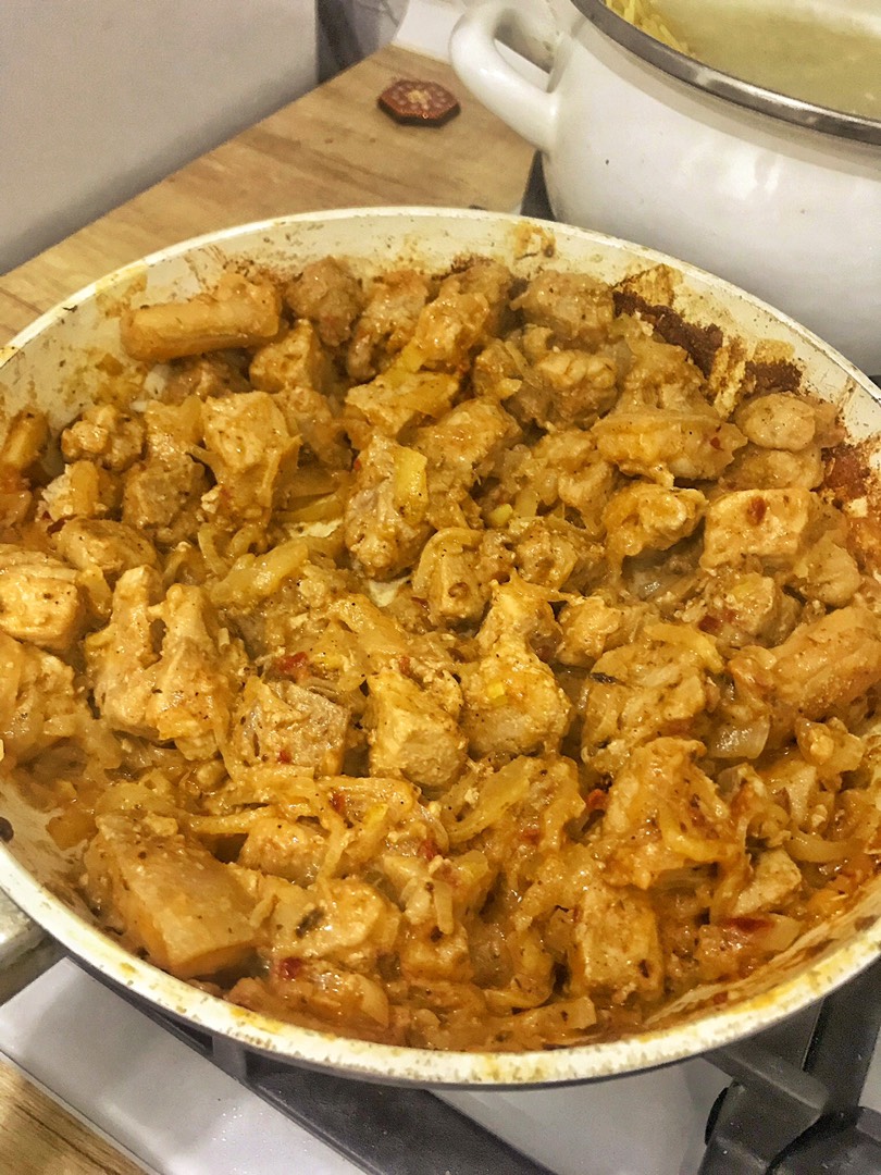 Свинина жареная с луком