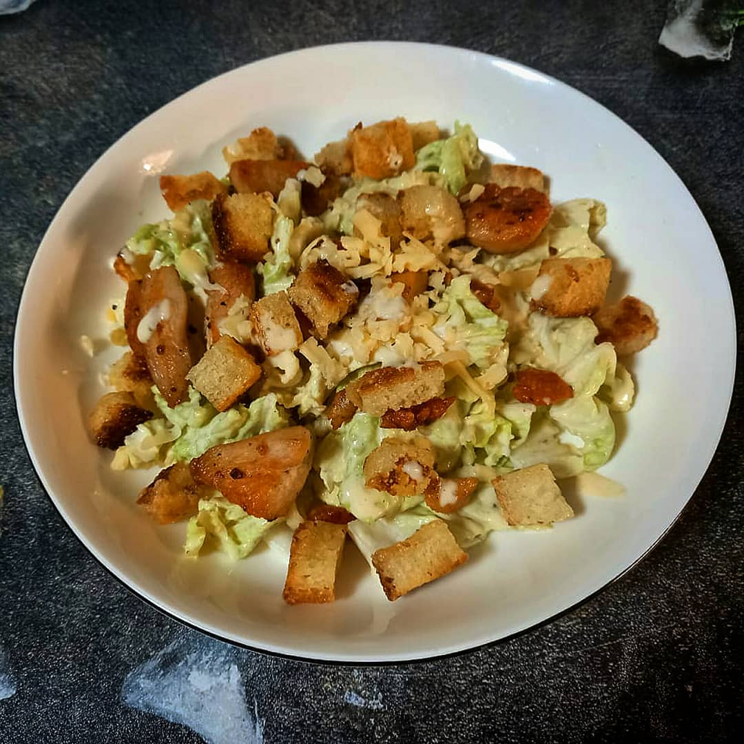 Салат с копченой курицей и пекинской капустой - кулинарный рецепт.