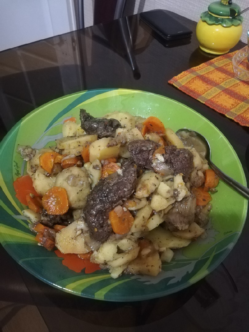 Говядина с картошечкой в духовке