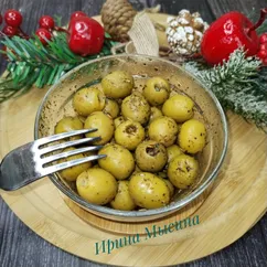 Маринованные оливки с итальянскими травами к новогоднему столу 2026. Закуска на новый год. Постный новогодний стол