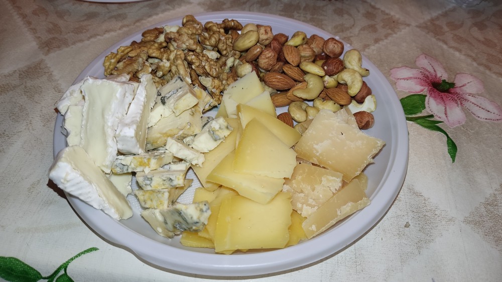 Орехово-сырная тарелка на новый год - рецепт автора Анастасия Фёдорова💃