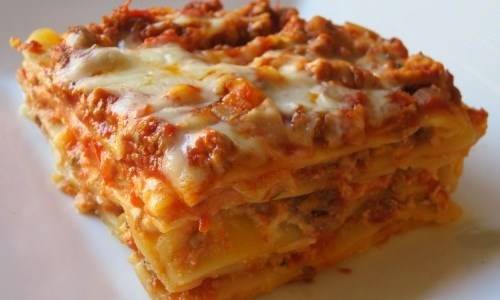 Лазанья с моцареллой и красным суго