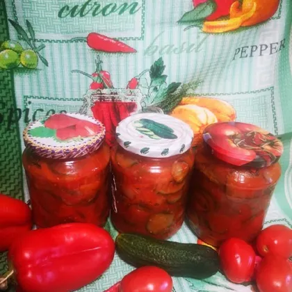 Огурцы в томатной заливке с болгарским перчиком