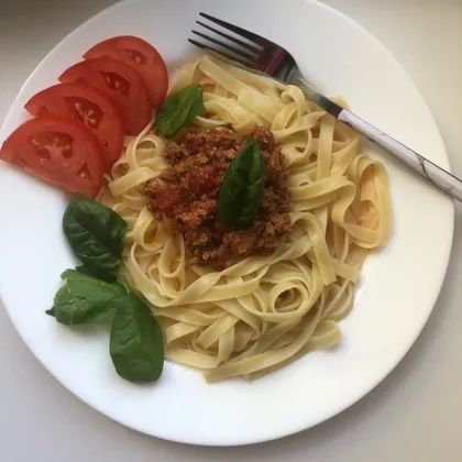 Паста с томатами и фаршем.🍝