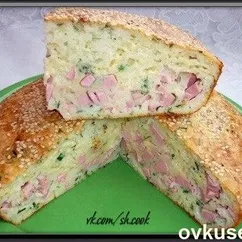 Заливной пирог с колбасой и сыром