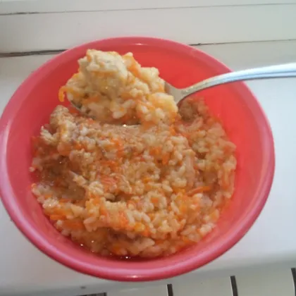 Рисовая каша с морковью и мясом
