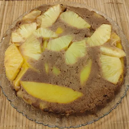 Гречневый пирог с манго и ананасом
