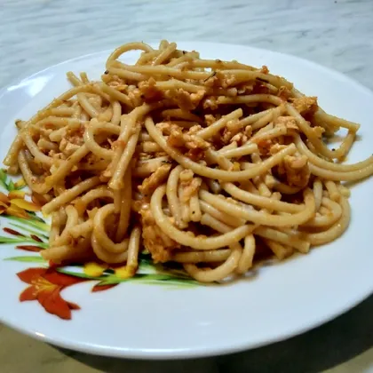 Спагетти с мясом и овощным соусом
