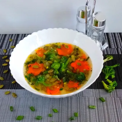 🥦Овощной суп с брокколи, зелёным горошком и черемшой
