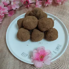 Шоколадные конфеты из миндаля и чернослива 