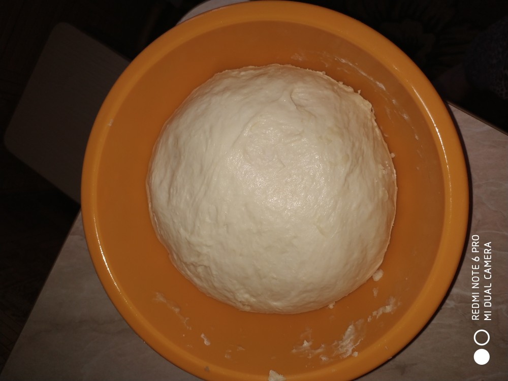 Тесто на кислом молоке для пирожков: рецепт приготовления и формирования выпечки