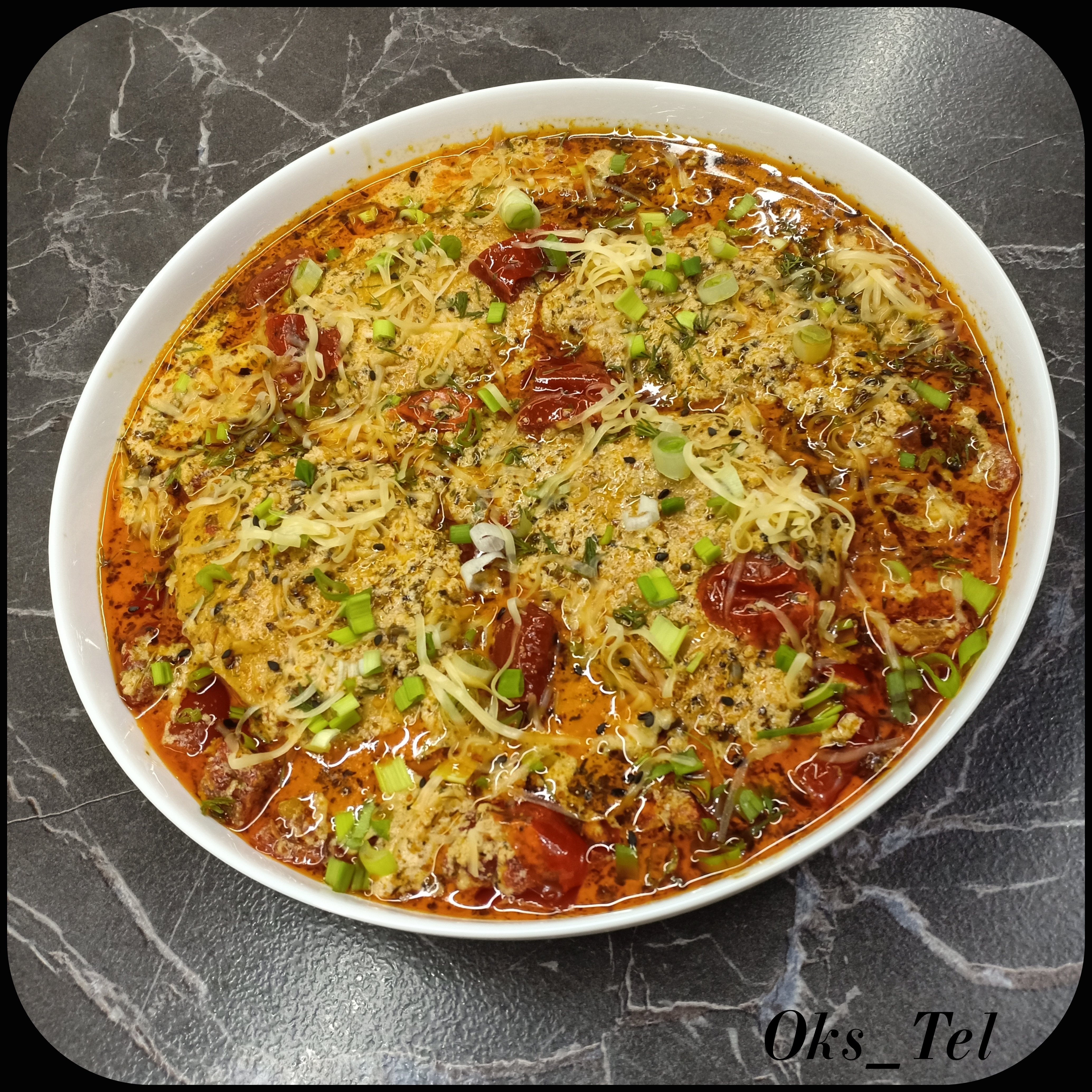 Курица в сливочно-сырном соусе с вялеными томатами