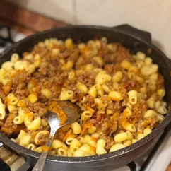 Рожки с фаршем и овощами