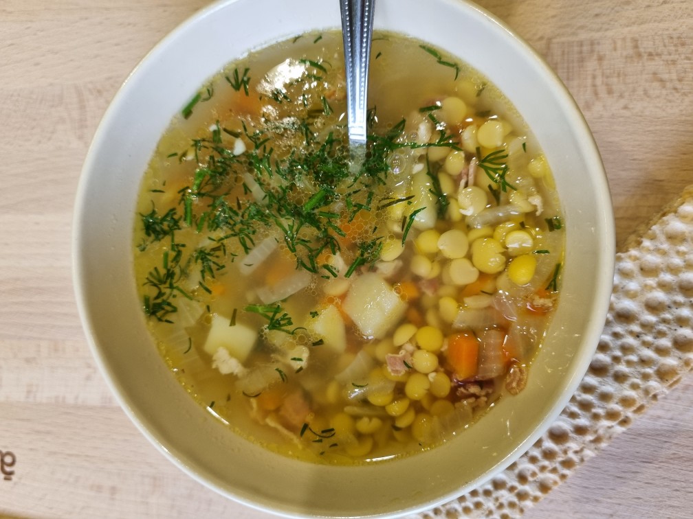 Гороховый суп с копчёным беконом