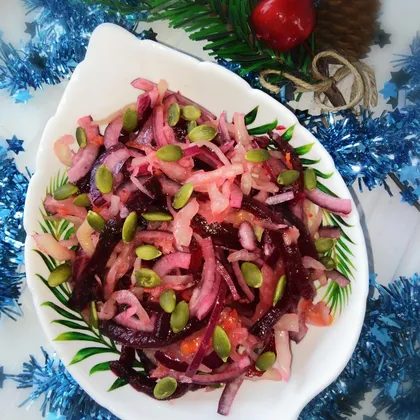 Зимний салат из свёклы и квашеной капусты на новогодний стол