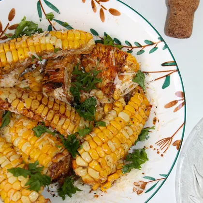 Кукуруза, запечённая с паприкой и пармезаном 