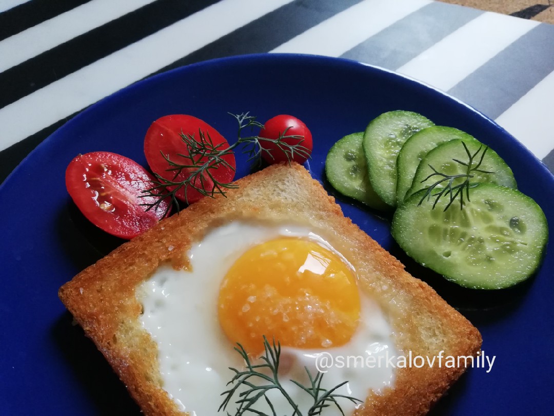 Завтрак "Яйцо в гренке"